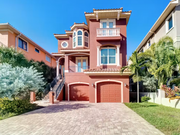 Luxury Treasure Island Vacation Home Sleeps Ten Guests